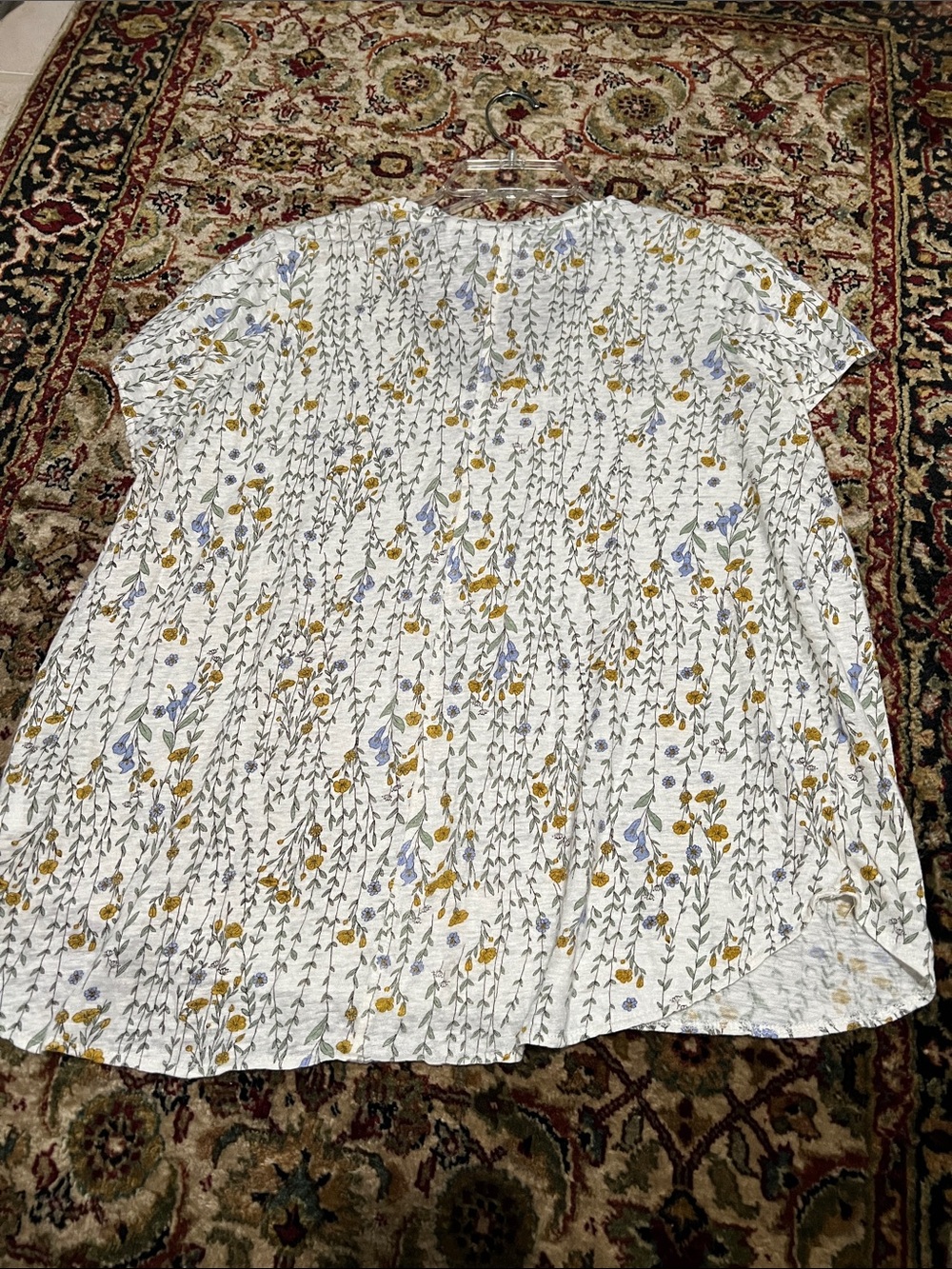 Rachel Zoe Beige Linen Floral V-Neck Short Sleeve Tee Size 1X - Picture 4 of 6